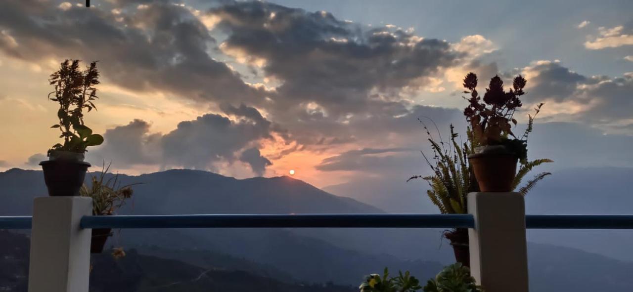 Valley View Homestay دارجيلنغ المظهر الخارجي الصورة